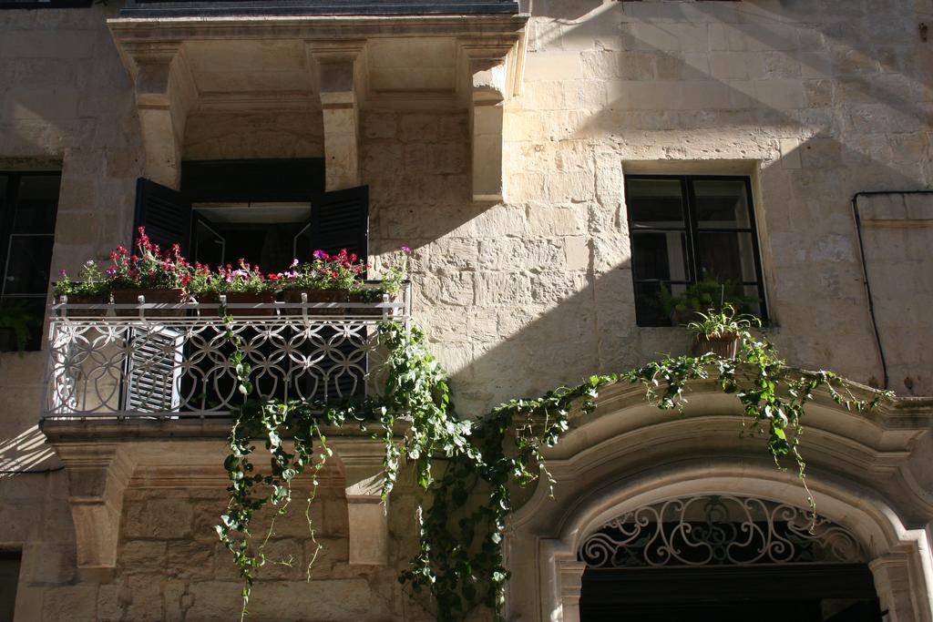 Palazzo Valletta Suites Exterior foto